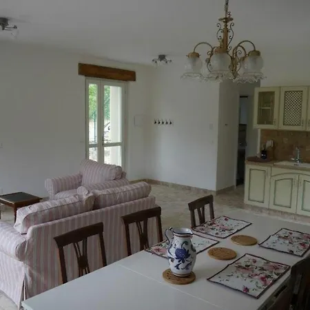 Ferienhaus In Stellanello Mit Terrasse, Grill Und Garten בית נופש