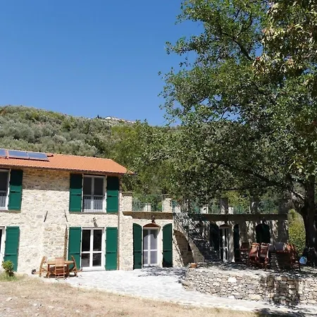 Ferienhaus In Stellanello Mit Terrasse, Grill Und Garten Дом отдыха